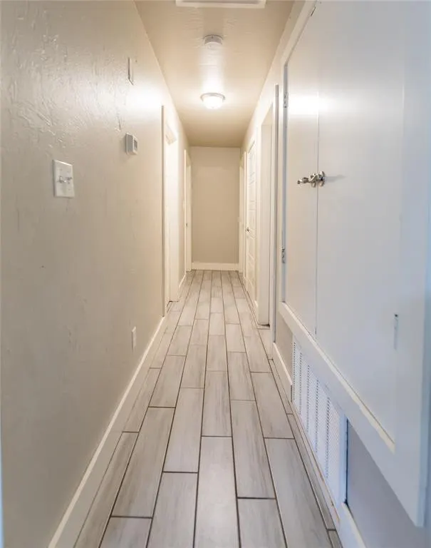Photo 6 — 410 Hoover Circle, Elk City, OK 73644