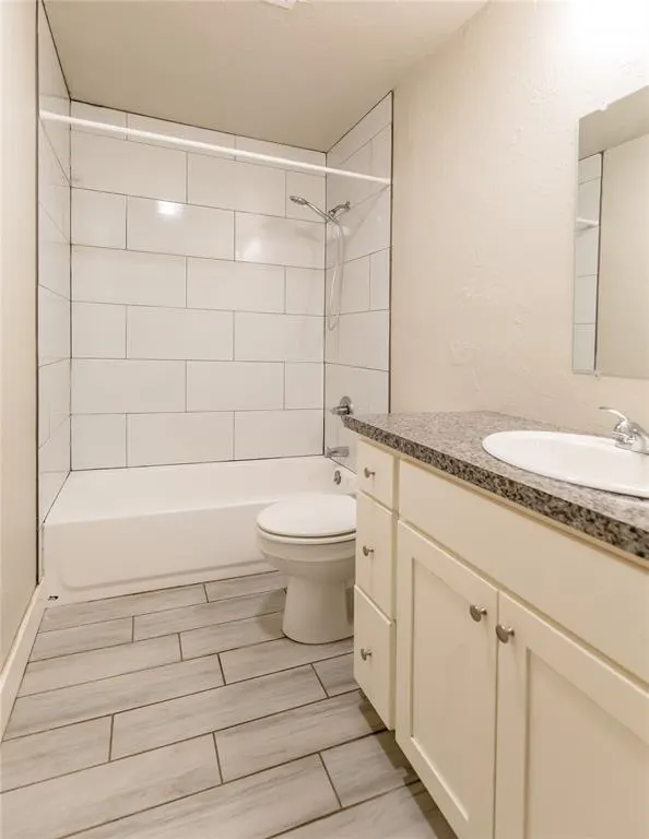 Photo 8 — 410 Hoover Circle, Elk City, OK 73644