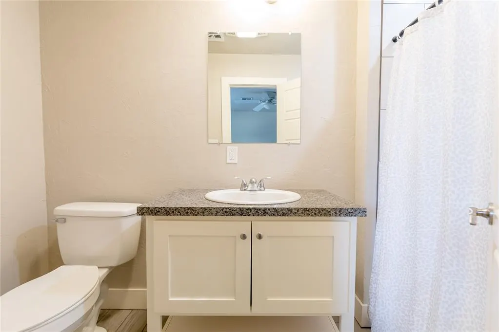 Photo 10 — 410 Hoover Circle, Elk City, OK 73644