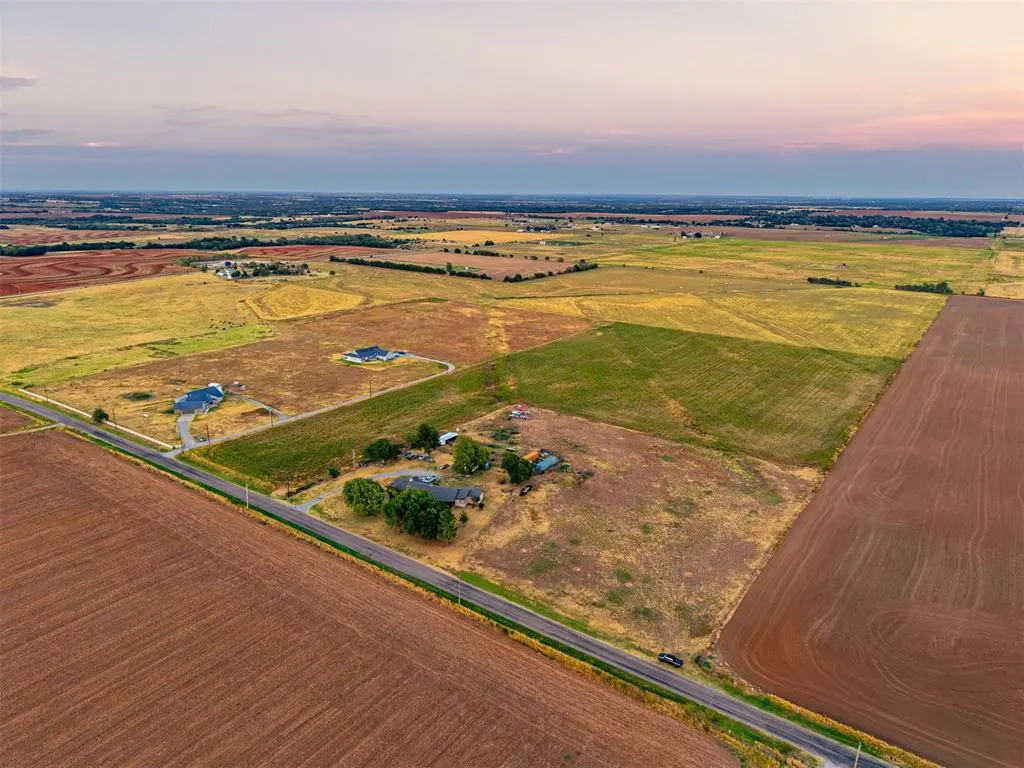 Photo 8 — 1616 N Gregory Road, Yukon, OK 73099