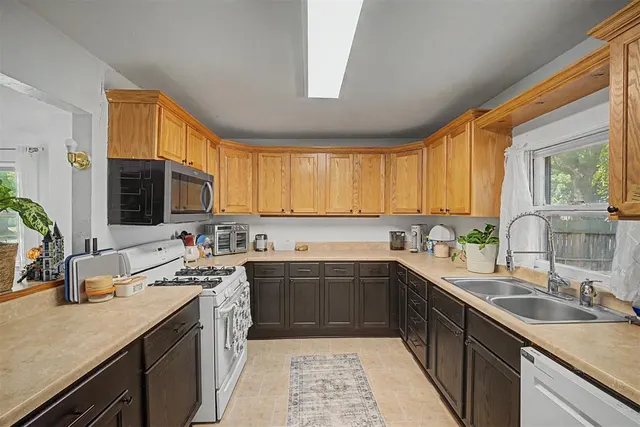 Photo 5 — 218 W Adams Street, Crescent, OK 73028