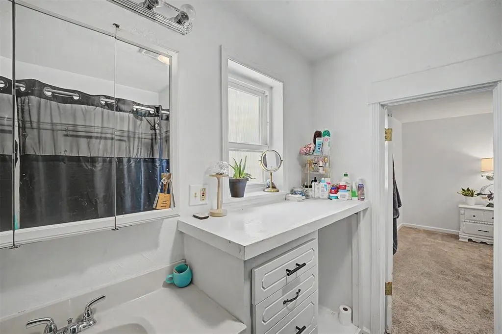 Photo 12 — 218 W Adams Street, Crescent, OK 73028