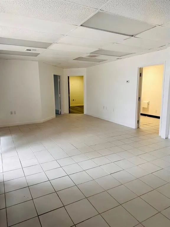 Photo 4 — 11102 STRATFORD Drive, Oklahoma City, OK 73120