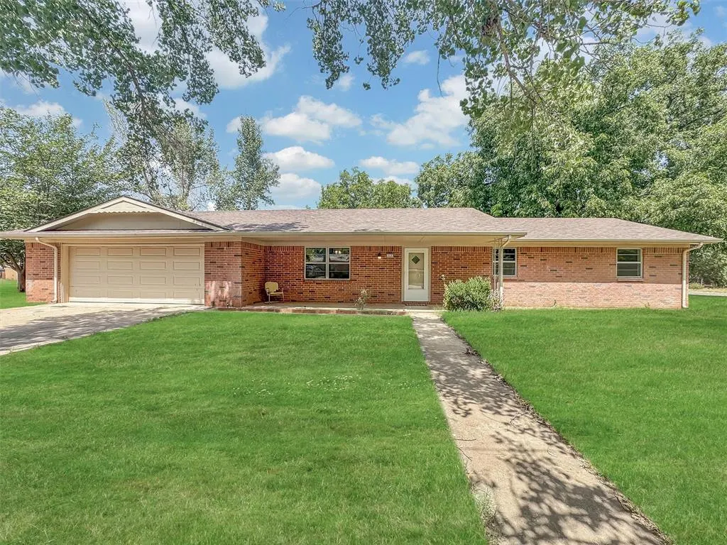 Front exterior — 117 E 4th Street, Erick, OK 73645