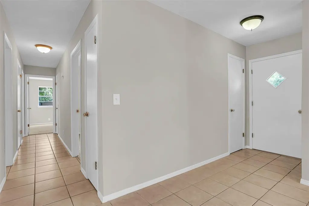 Photo 4 — 117 E 4th Street, Erick, OK 73645