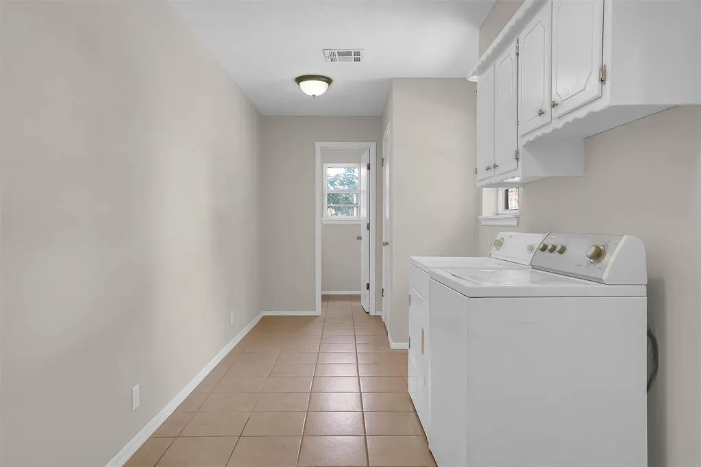 Photo 25 — 117 E 4th Street, Erick, OK 73645
