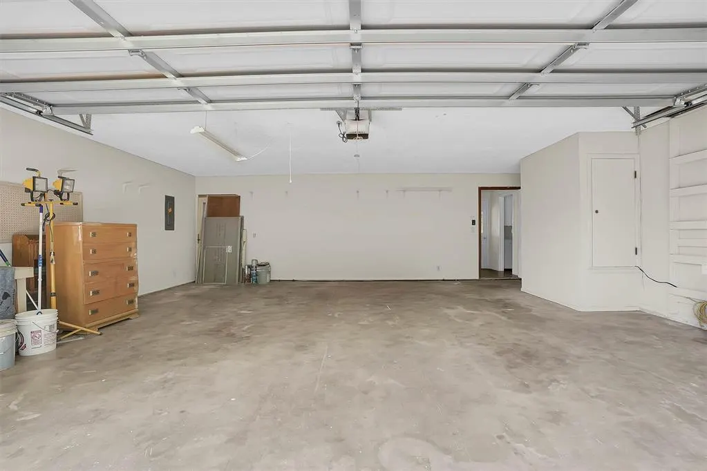 Photo 28 — 117 E 4th Street, Erick, OK 73645