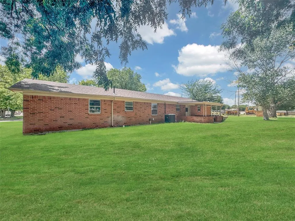 Photo 32 — 117 E 4th Street, Erick, OK 73645