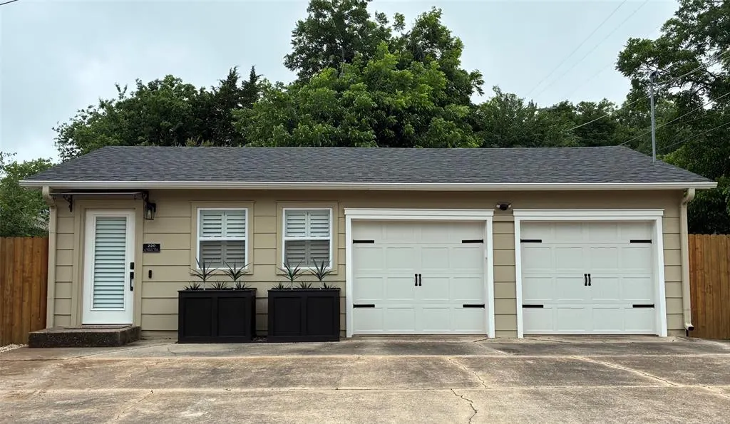 Front exterior — 220 S Ponca Avenue, Norman, OK 73071