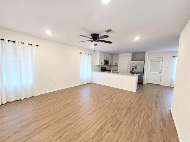 Photo 2 — 2008 Alpine Beach Lane, Oklahoma City, OK 73128