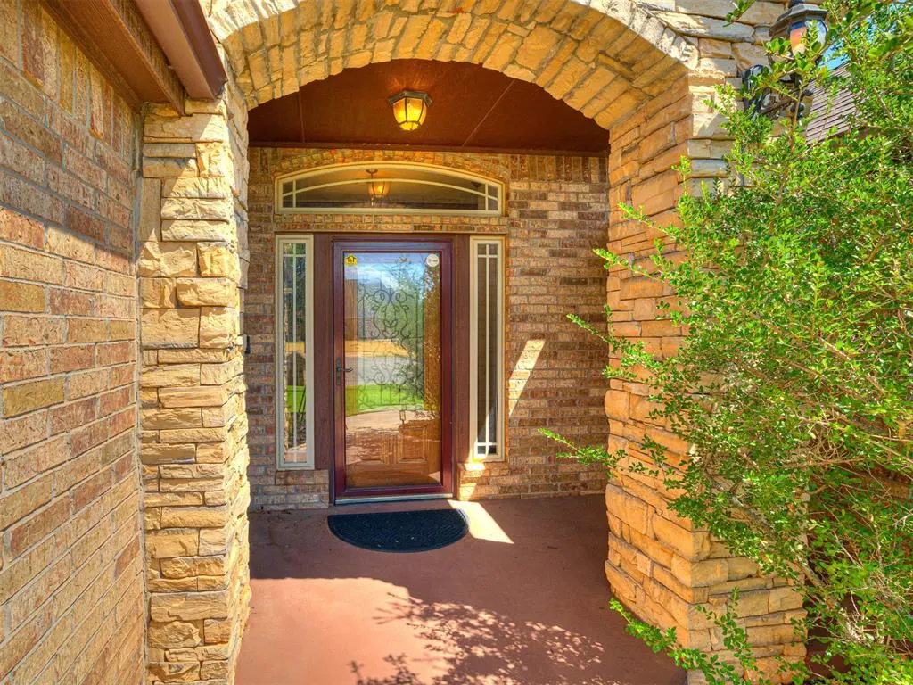 Photo 3 — 2923 SE 5th Street, Moore, OK 73160