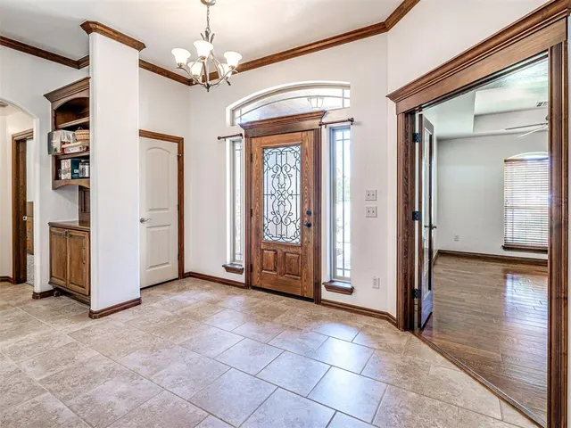 Photo 4 — 2923 SE 5th Street, Moore, OK 73160