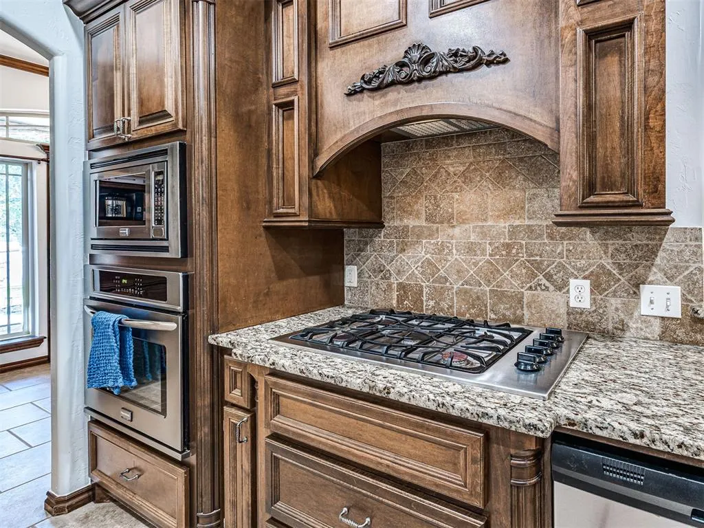 Photo 6 — 2923 SE 5th Street, Moore, OK 73160