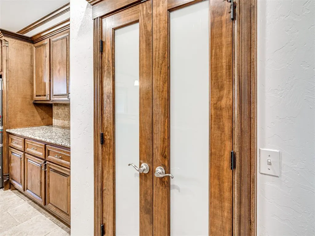 Photo 9 — 2923 SE 5th Street, Moore, OK 73160