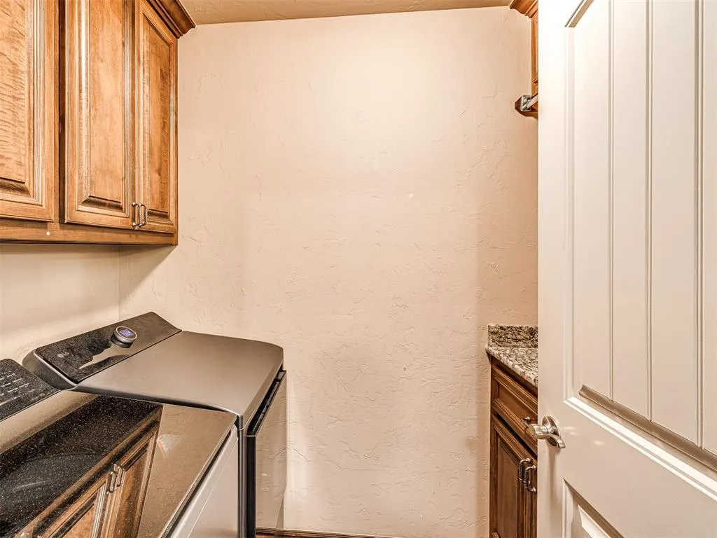 Photo 31 — 2923 SE 5th Street, Moore, OK 73160