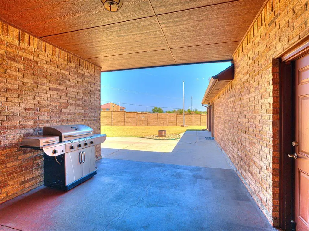 Photo 37 — 2923 SE 5th Street, Moore, OK 73160