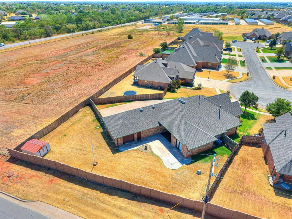 Photo 42 — 2923 SE 5th Street, Moore, OK 73160