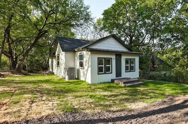Photo 3 — 407 E 7th Street, Chandler, OK 74834