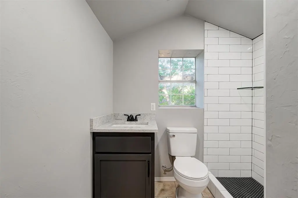 Photo 14 — 407 E 7th Street, Chandler, OK 74834