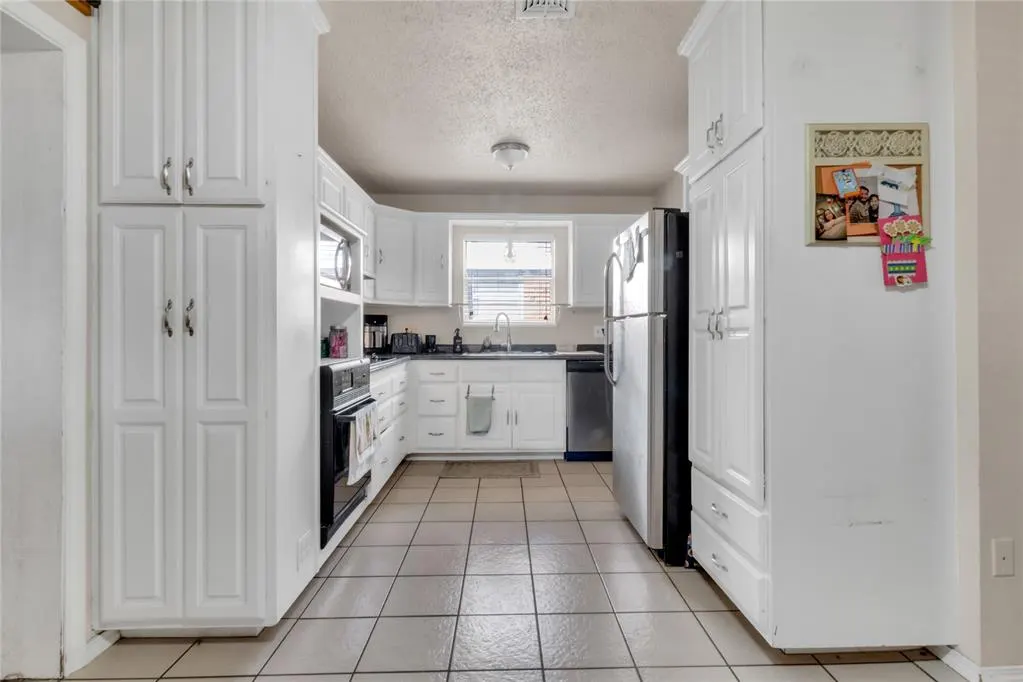 Photo 5 — 2505 N Hammond Avenue, Oklahoma City, OK 73127