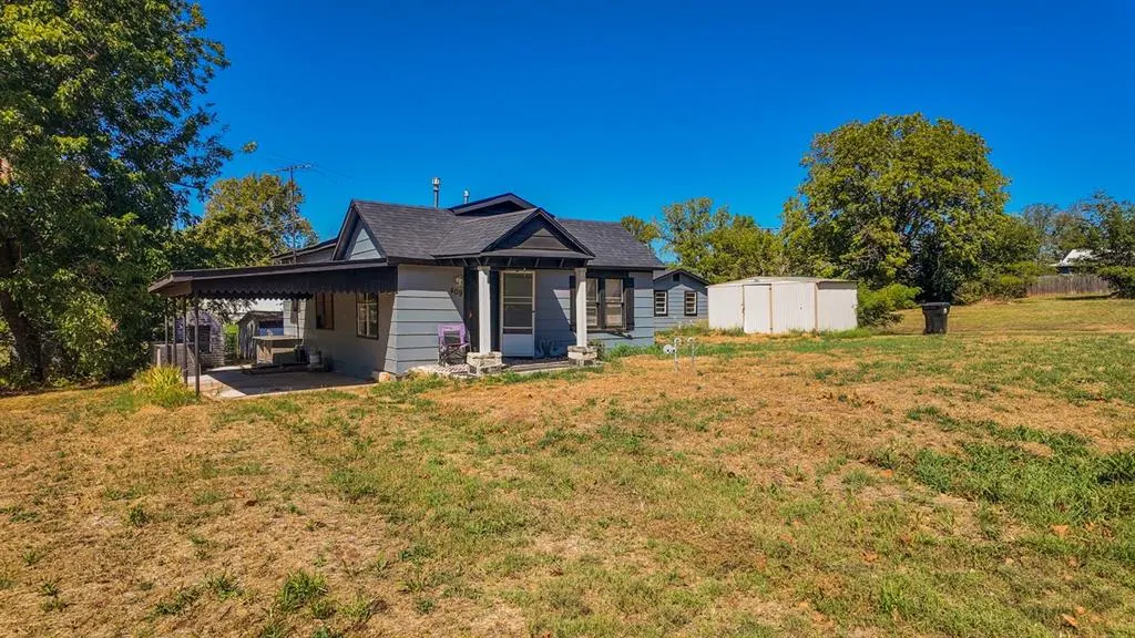 Front exterior — 409 Fir Street, Wellston, OK 74881