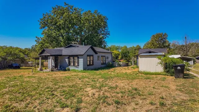 Photo 3 — 409 Fir Street, Wellston, OK 74881