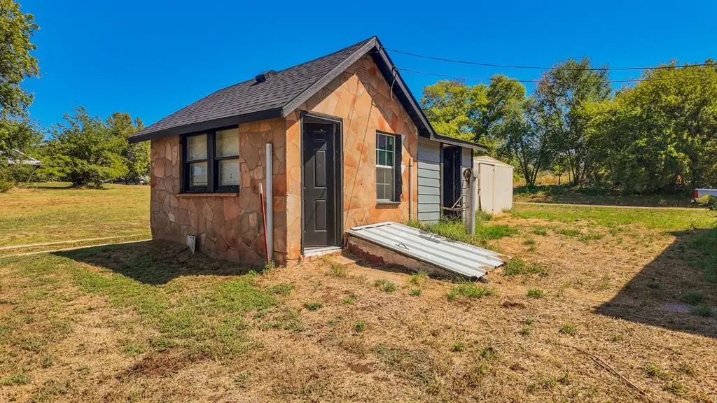Photo 21 — 409 Fir Street, Wellston, OK 74881