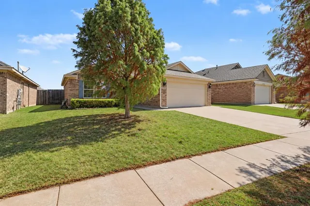 Photo 2 — 19104 Visto Drive, Edmond, OK 73012