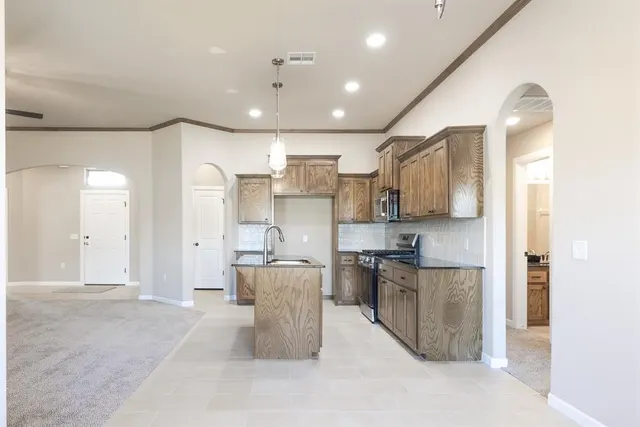 Photo 6 — 4533 Adobe Court, Yukon, OK 73099