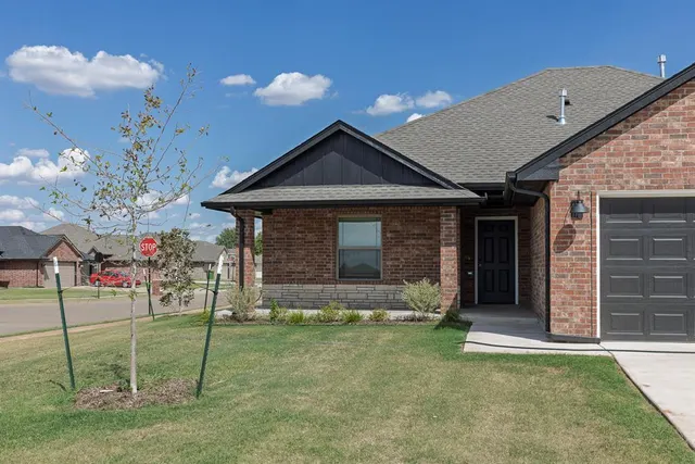 Photo 2 — 4537 Adobe Court, Yukon, OK 73099