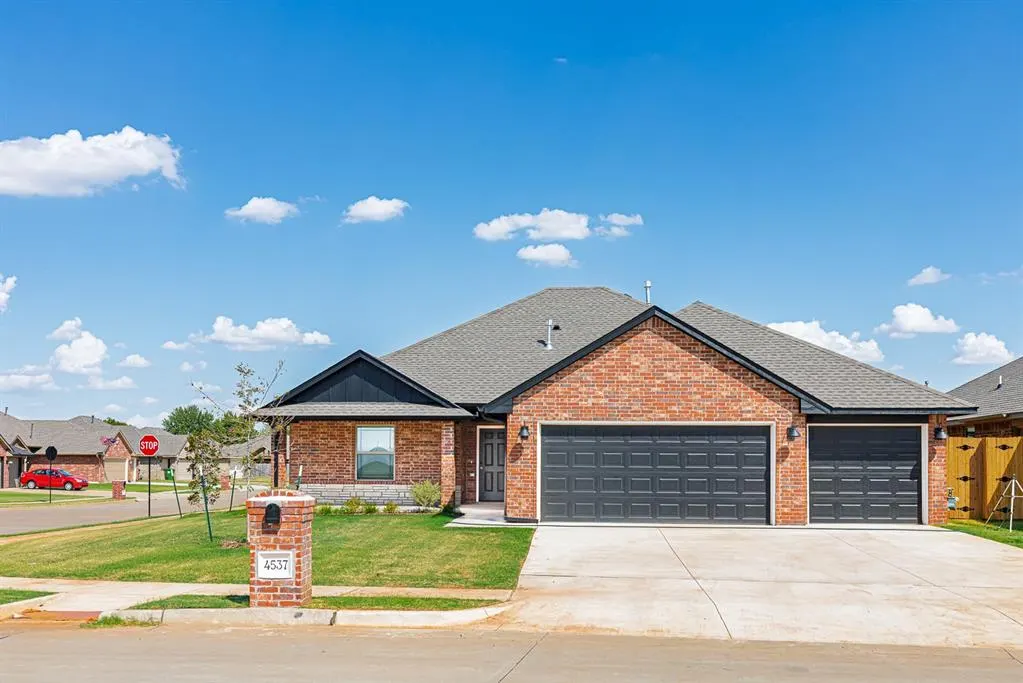 Front exterior — 4537 Adobe Court, Yukon, OK 73099