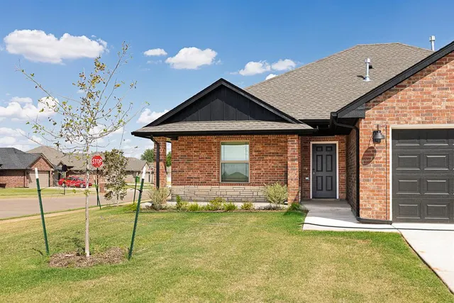Photo 2 — 4537 Adobe Court, Yukon, OK 73099