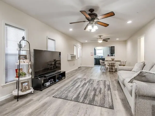 Photo 2 — 309 S Pybas Street, Washington, OK 73093