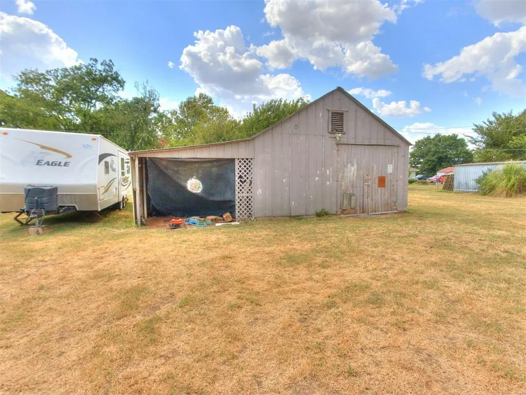 Photo 4 — 309 S Pybas Street, Washington, OK 73093
