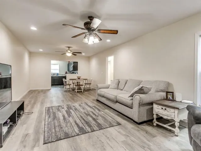 Photo 5 — 309 S Pybas Street, Washington, OK 73093