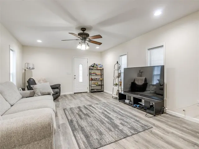 Photo 7 — 309 S Pybas Street, Washington, OK 73093