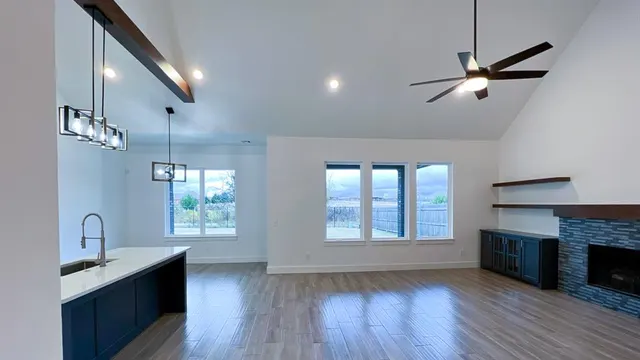 Photo 8 — 621 E Barajas Terrace, Mustang, OK 73064