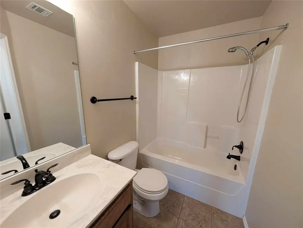Photo 12 — 621 Apple Tree Lane, Moore, OK 73160