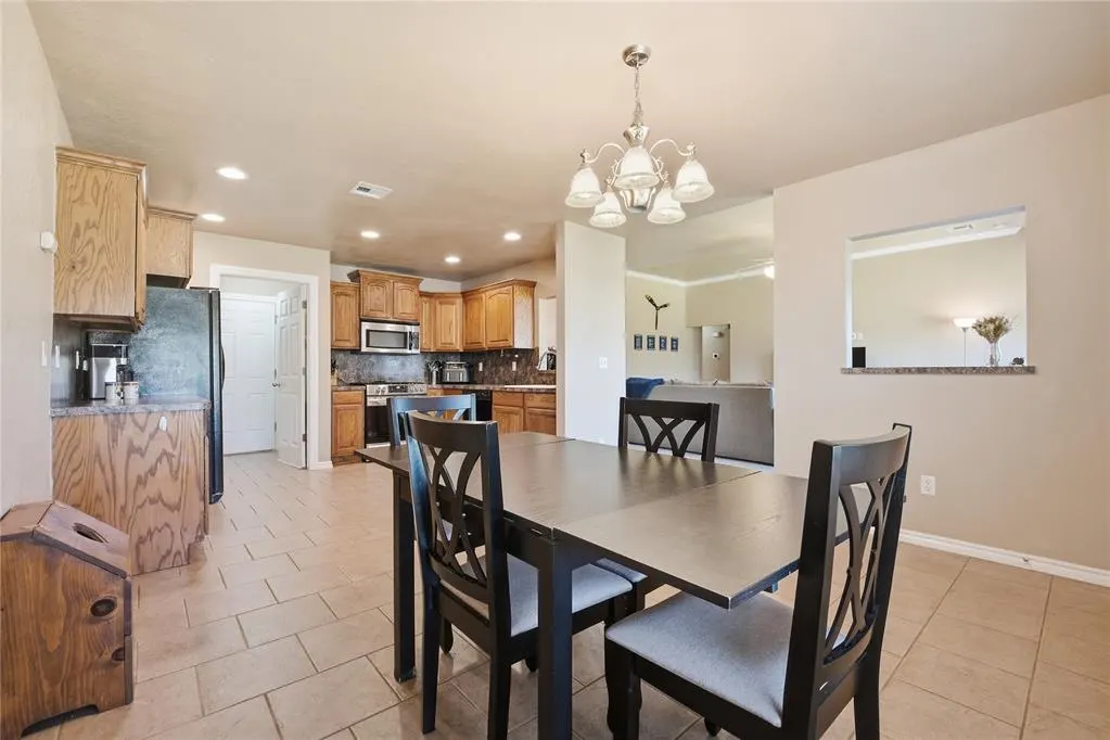Photo 4 — 8133 Woodhue Drive, Oklahoma City, OK 73135