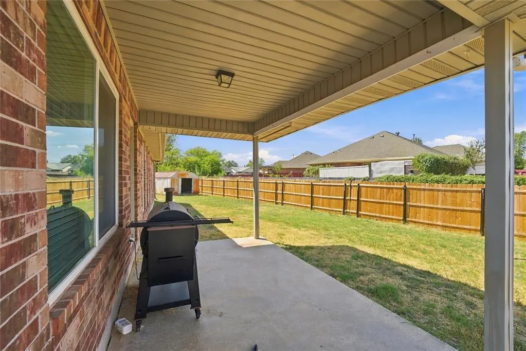 Photo 5 — 8133 Woodhue Drive, Oklahoma City, OK 73135