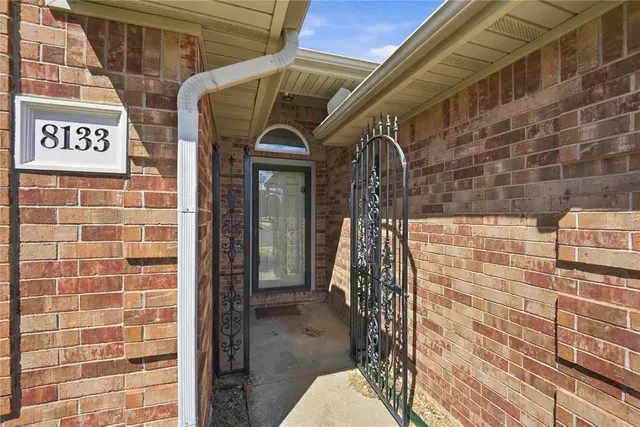 Photo 7 — 8133 Woodhue Drive, Oklahoma City, OK 73135