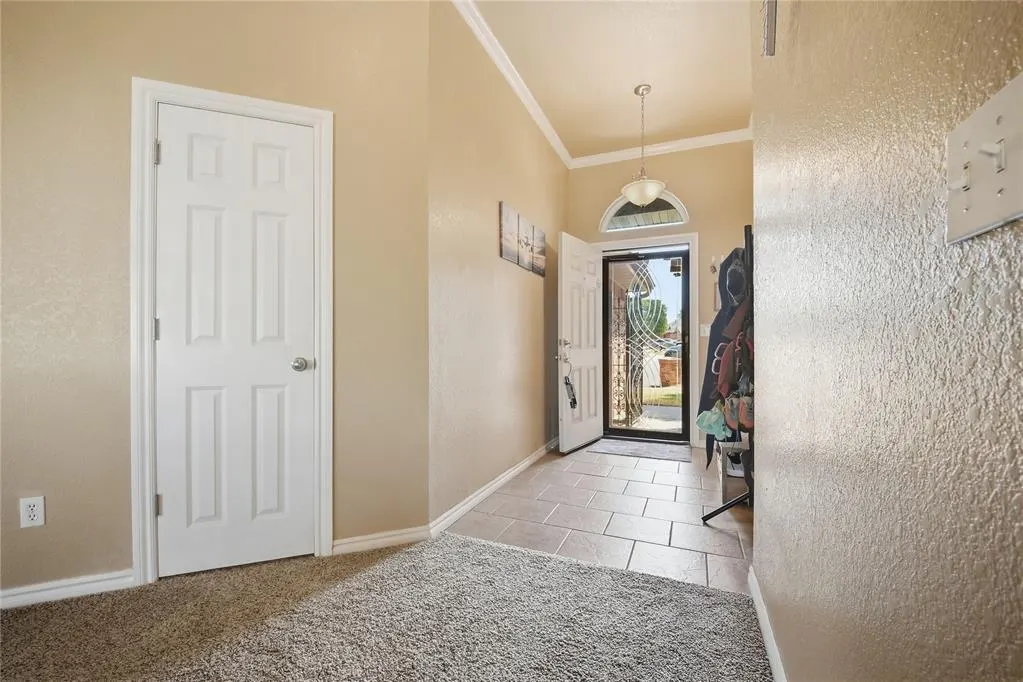 Photo 8 — 8133 Woodhue Drive, Oklahoma City, OK 73135
