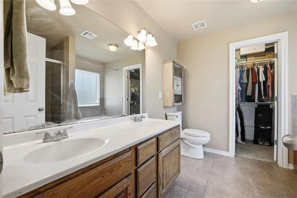 Photo 18 — 8133 Woodhue Drive, Oklahoma City, OK 73135