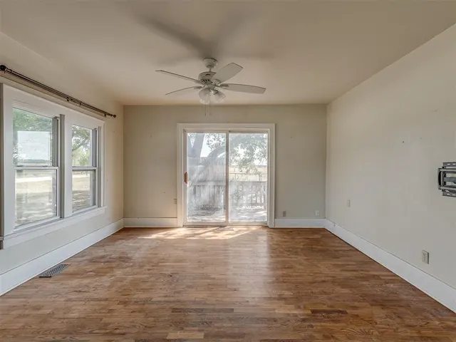 Photo 8 — 18198 E 680 Road, Crescent, OK 73028