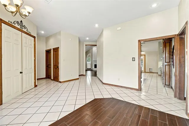 Photo 5 — 1607 SW Edward Circle, Lawton, OK 73505