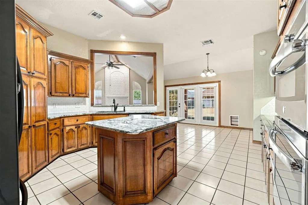 Photo 18 — 1607 SW Edward Circle, Lawton, OK 73505