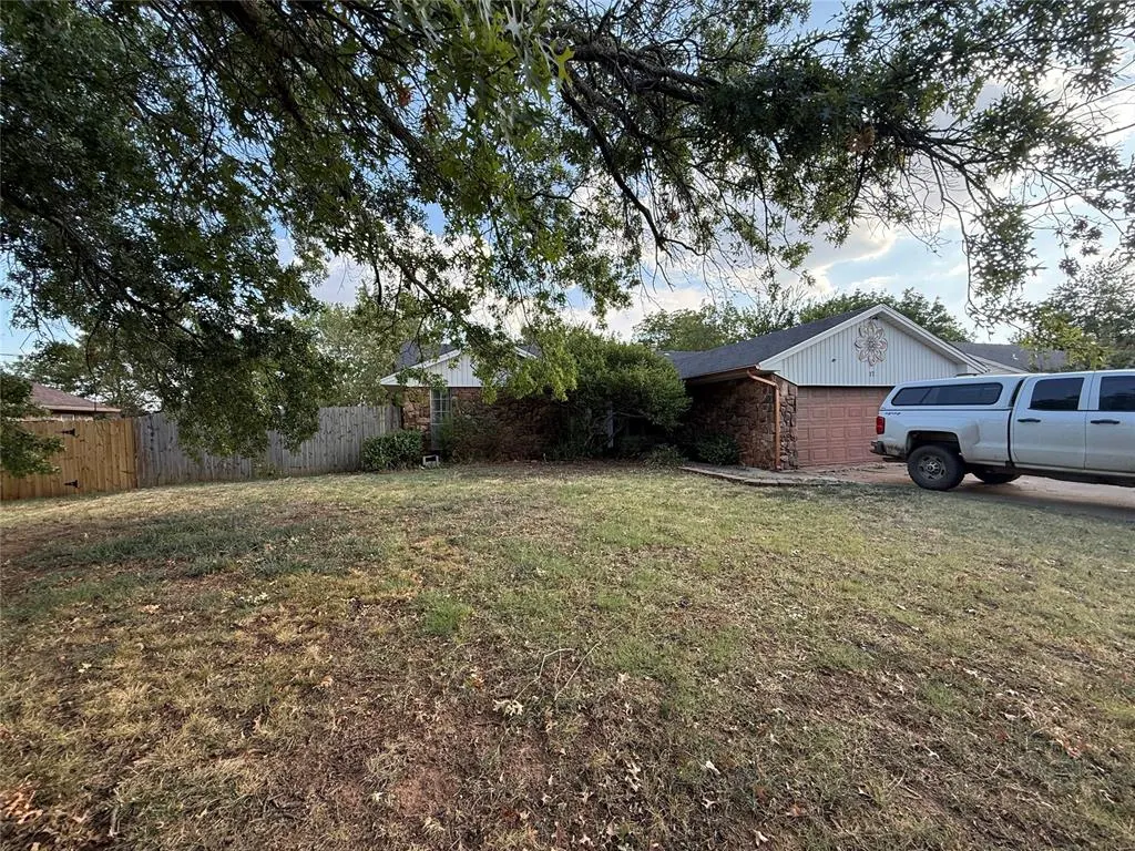 Photo 4 — 17 Oak Hill Road, Shawnee, OK 74804
