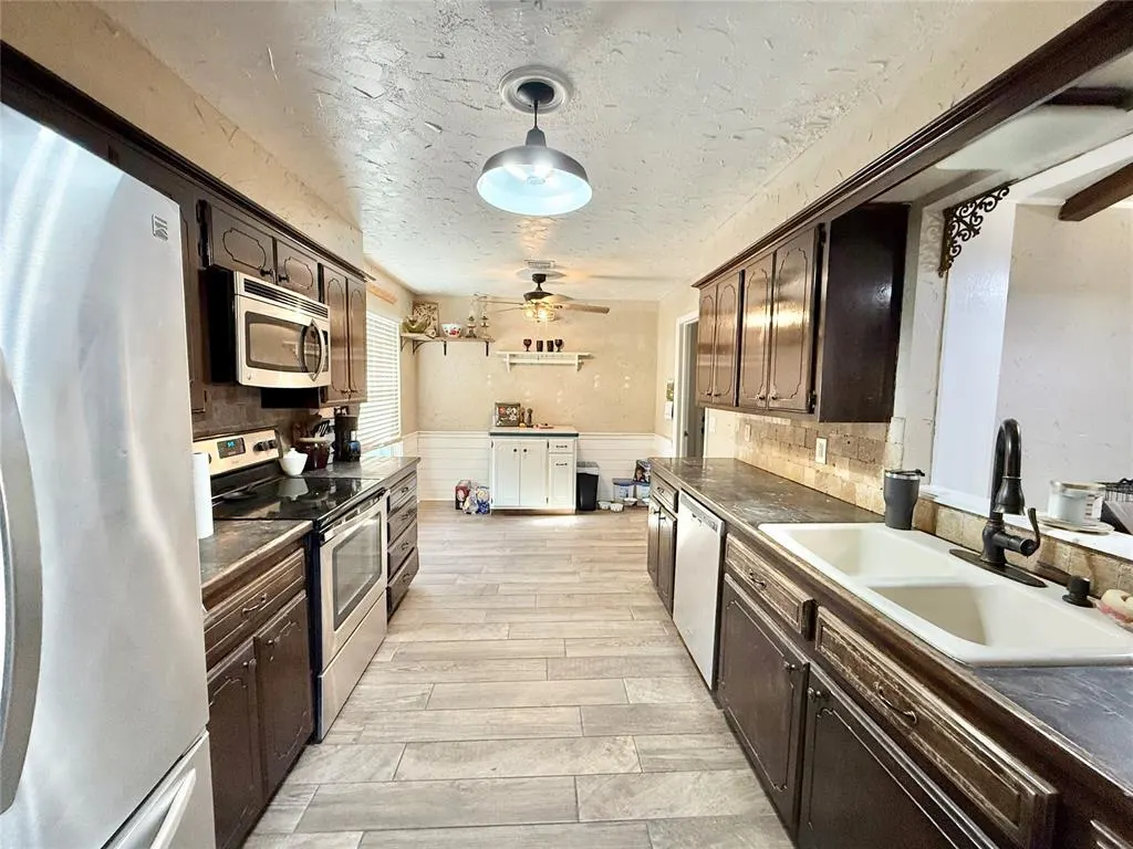 Photo 7 — 17 Oak Hill Road, Shawnee, OK 74804