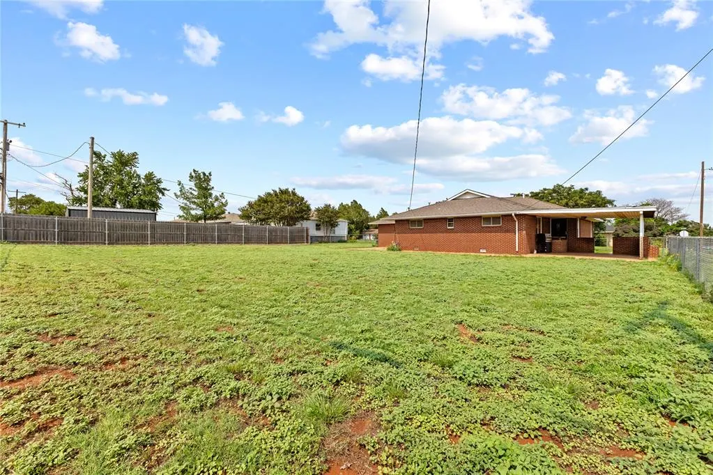 Photo 24 — 1009 N Illinois Street, Weatherford, OK 73096