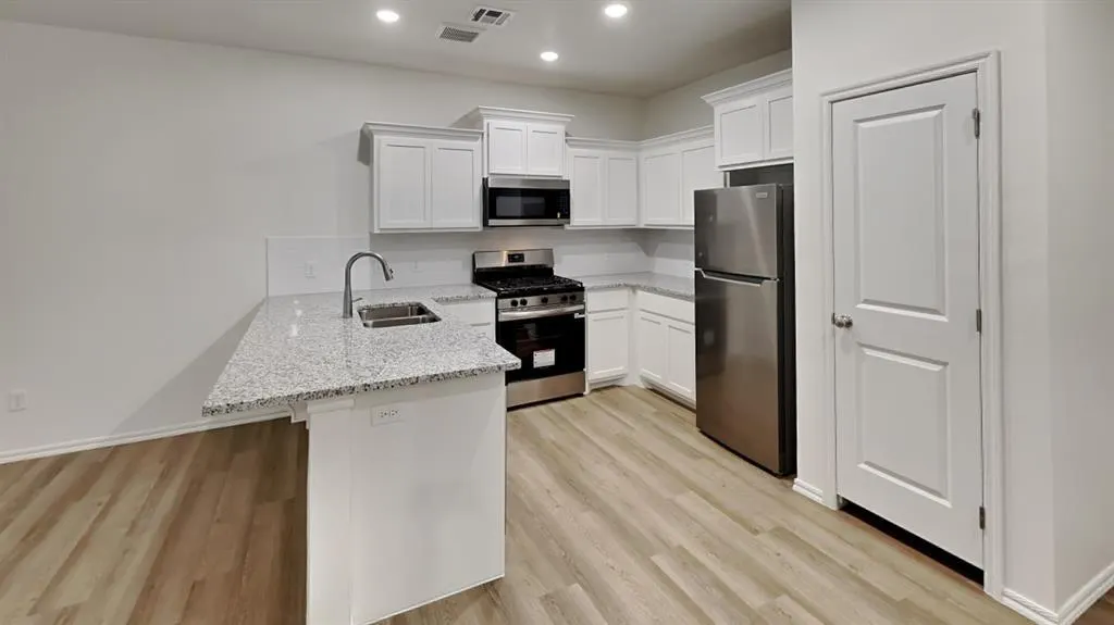 Photo 6 — 10620 SW 16th Terrace, Yukon, OK 73099